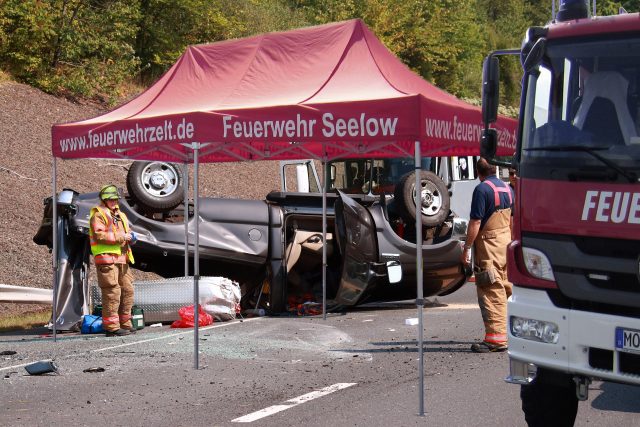Feuerwehrzelte www.x-tent.com Deine individuelle Zeltlösung! Wir erfüllen Dir gern Deine Sonderwünsche oder realisieren Deine Ideen!